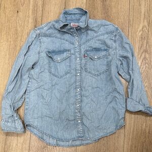 Women’s Levi Denim button up